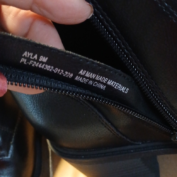 FRYE AND CO. Black Lace Up Boots - Picture 7 of 9